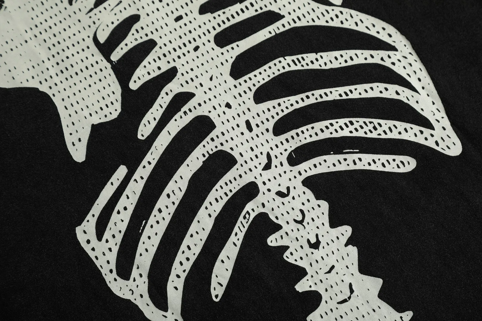 Saint washed vintage skeleton short-sleeved T-shirt Color: washed black Wholesale price: 118 Size: M L XL XXL Style number: 2148